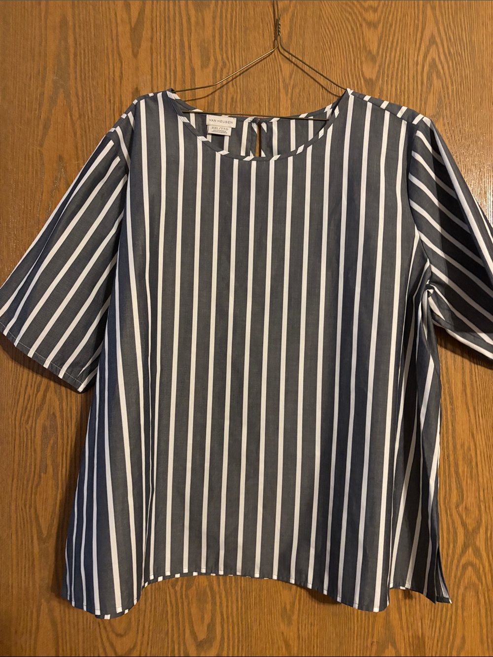 Van Heusen Striped Navy and White Women's Classic Relaxed Fit Size XXL